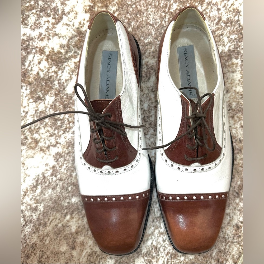 Size 8 Men’s Stacy Adams Brown and White Spectator Oxfords